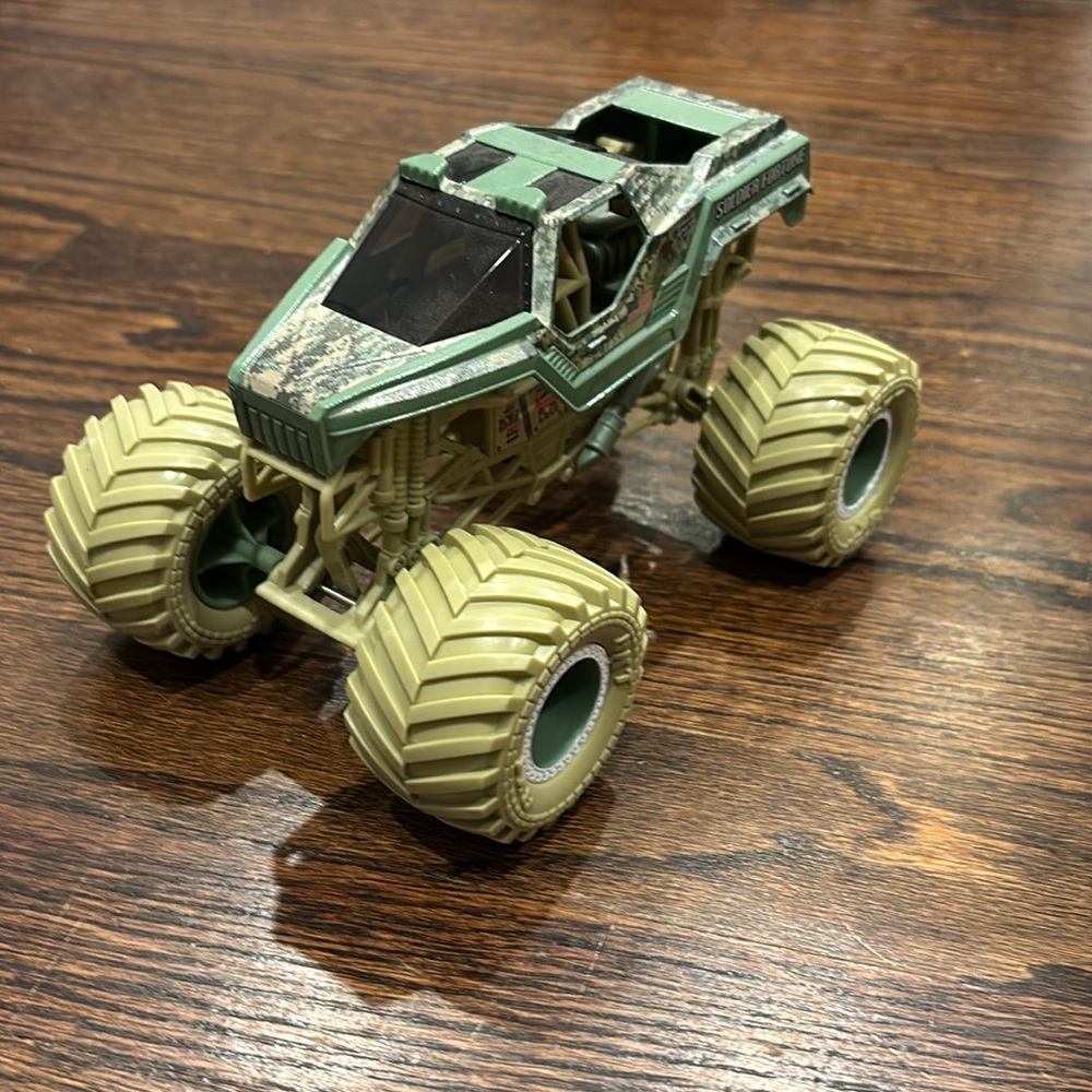 Monster truck soldier, Fortune